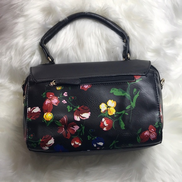 apt 9 bag. - Picture 5 of 8